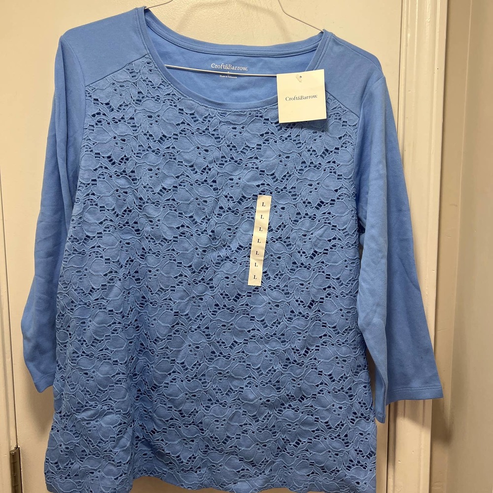 * Woman’s Croft & Barrow Blue Top
